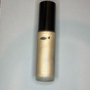 Becca backlight primer